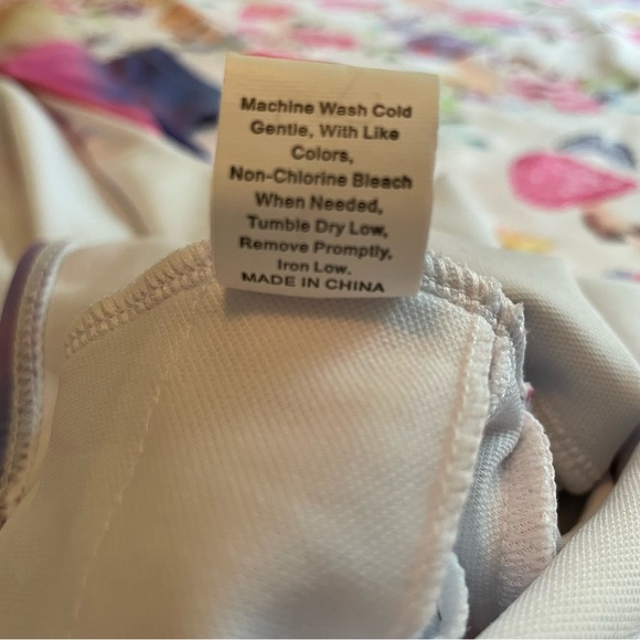 Rashguard style Rave crop top - Picture 8 of 9